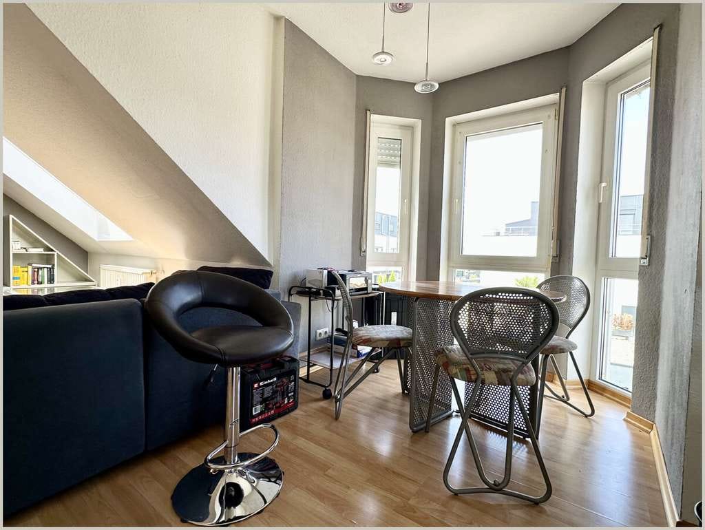 Immobilie in Oberderdingen - 2-Zimmer Dachgeschoss-Wohnung mit Stellplatz - Bild 3