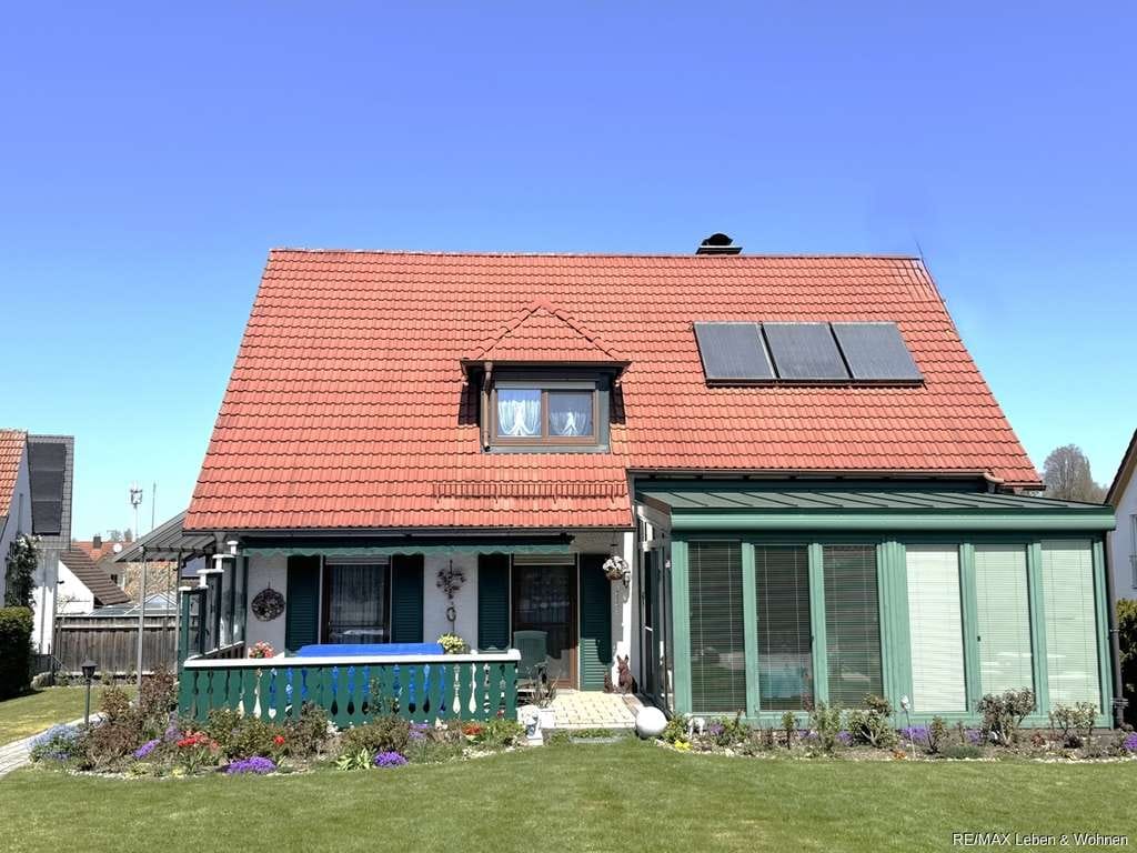 Immobilie in Erdweg - Einfamilienhaus- Familientraum in ruhiger Lage mit Wintergarten / Doppelgarage - Bild 0