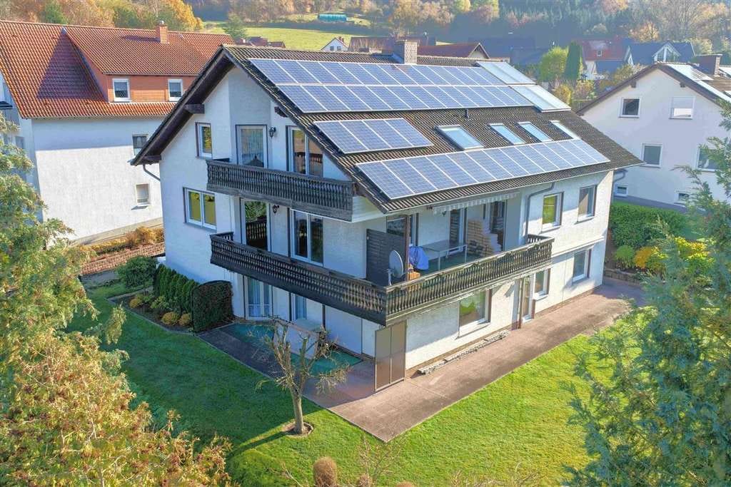Immobilie in Sontra - TOP-Zustand: Ein- bis Dreifamilienhaus mit zahlreichen Extras - Bild 0