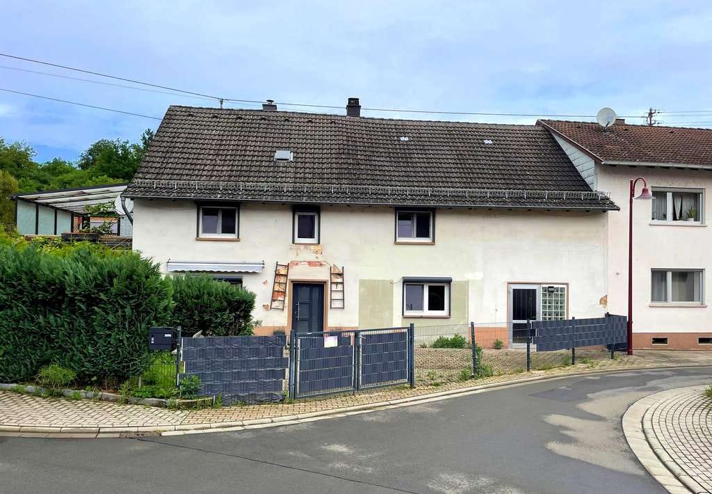 Immobilie in Nanzdietschweiler - Nanzdietschweiler - Ehemaliges Bauernhaus mit Garage in ruhiger Lage - Bild 0