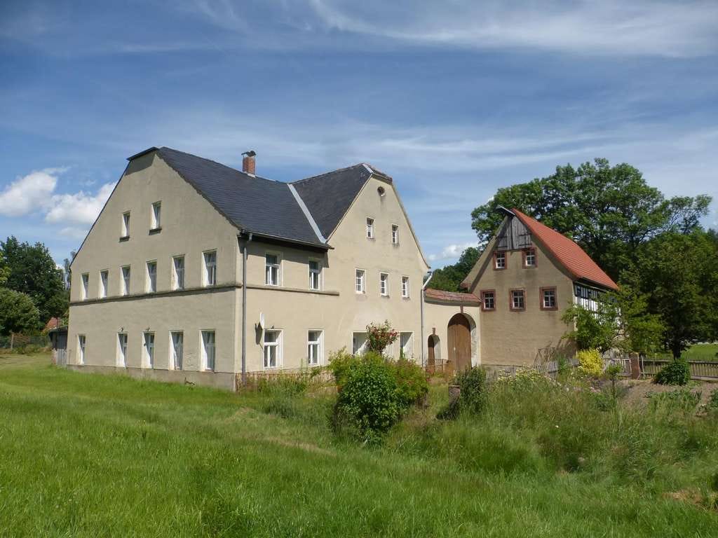 Immobilie in Nobitz - Denkmalgeschütztes historisches Bauerngehöft mit Scheune, Stallgebäude und ca. 1 ha Land in Nobitz - Bild 2