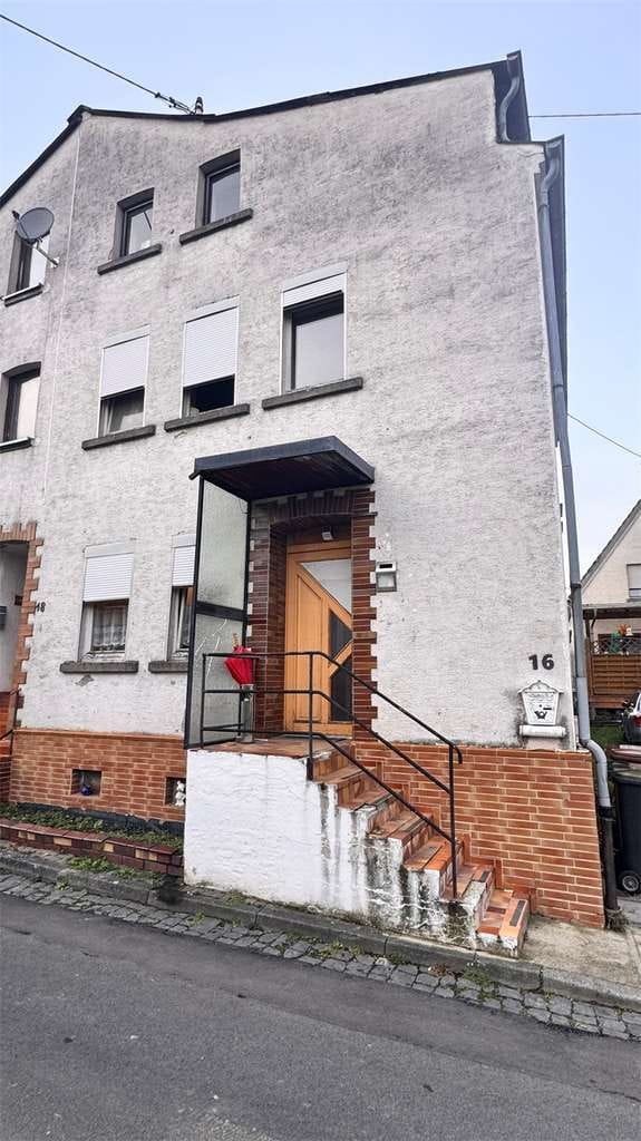 Immobilie in Boden - Günstiges Eigenheim, ideal für Handwerker: Doppelhaushälfte mit Garage und Hof - Bild 1