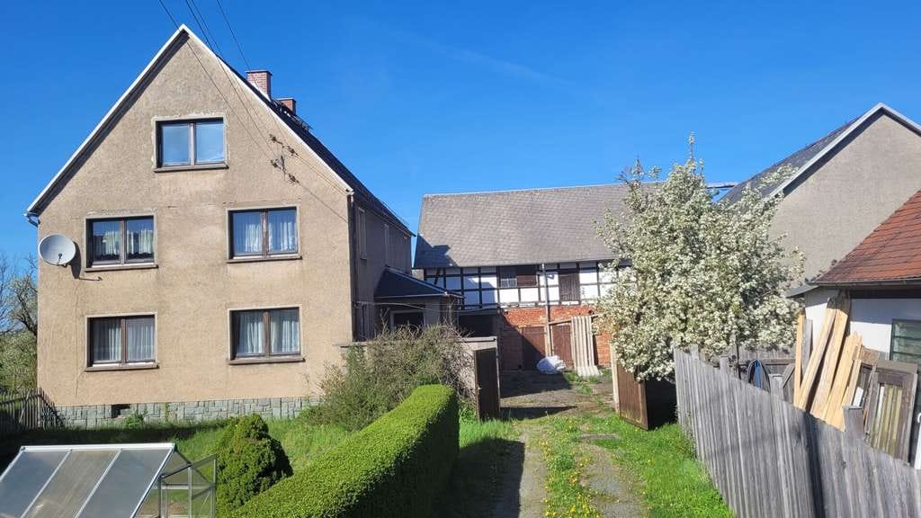 Immobilie in Langenbernsdorf - Ein Rohdiamant mit Seele und viel Platz für die ganze Familie. - Bild 0