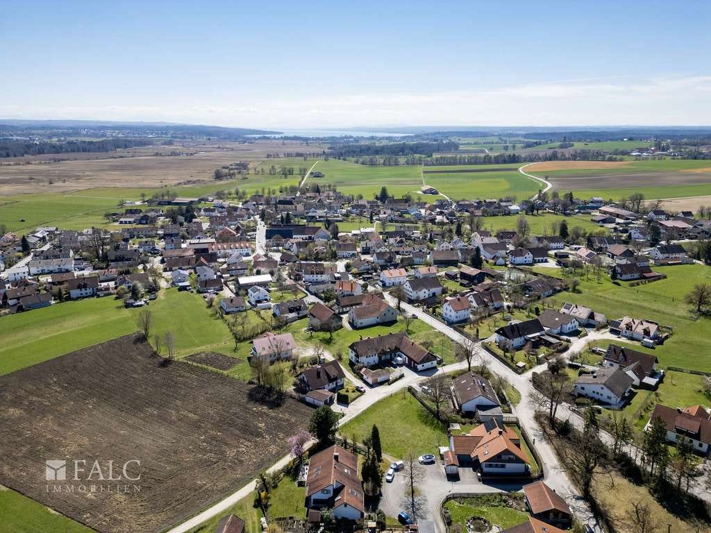 Immobilie in Kottgeisering - Exklusive Landhaus-Idylle mit unverbaubarem Blick ins Ampermoos - Bild 1