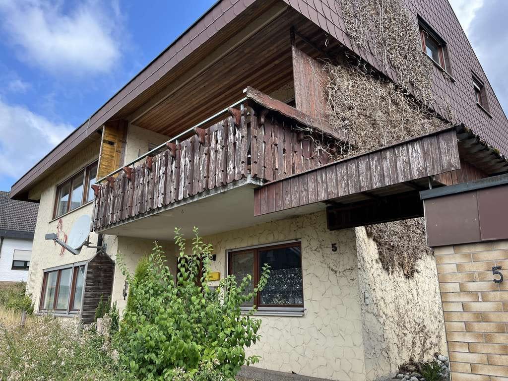 Immobilie in Adelmannsfelden - Einfamilienhaus mit Einliegerwohnung in ruhiger Wohnlage von Adelmannsfelden - Bild 0