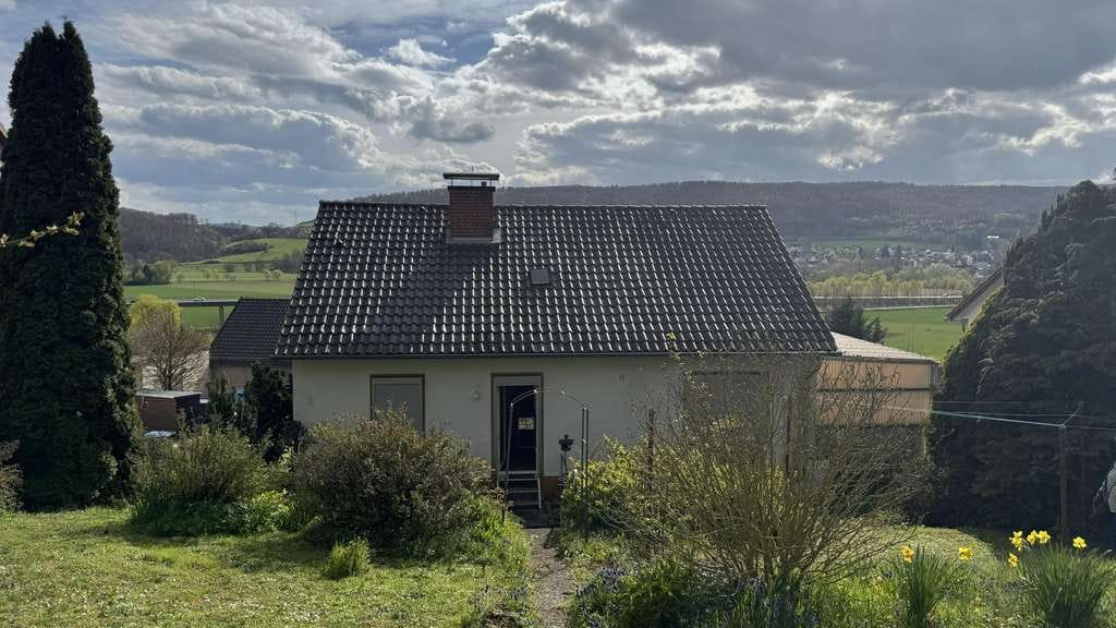 Immobilie in Einbeck - Ihr neues Zuhause mit Weitblick und Gartenparadies
 - Bild 1