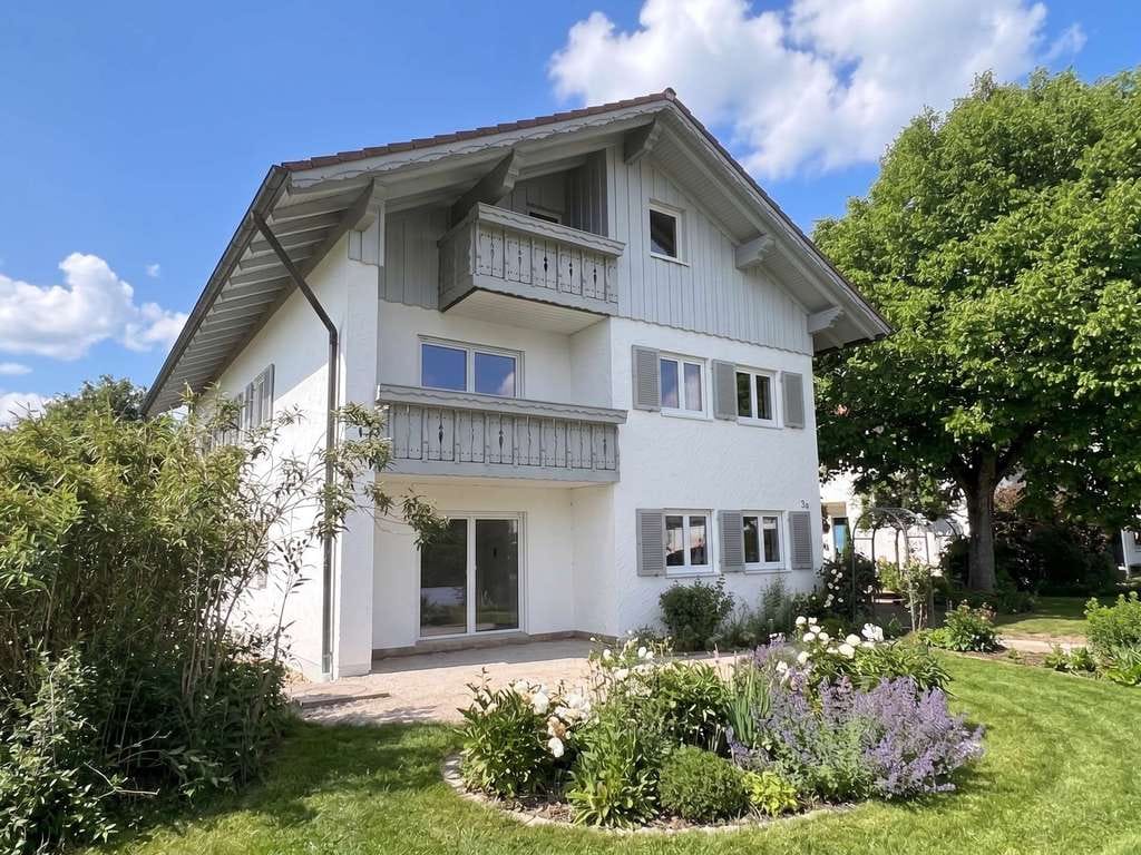 Immobilie in Geltendorf - 4-ZKB | Energetisch kernsaniert | Balkon | Wärmepumpe | Erstbezug 2026 - Bild 0