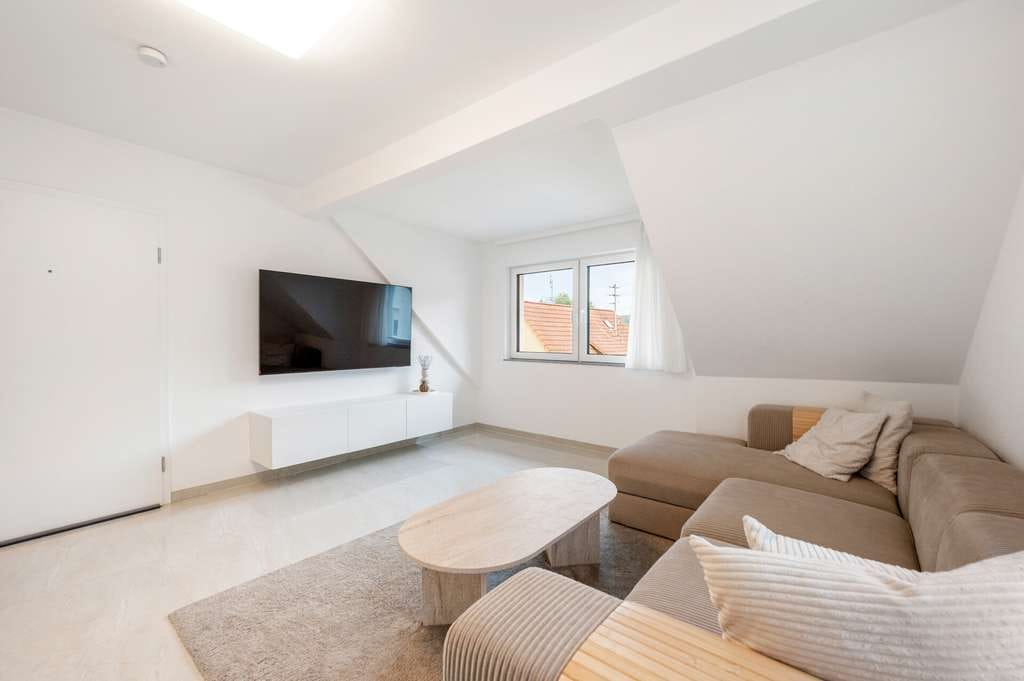 Immobilie in Untergruppenbach - Vermietetes Dachgeschoss‑Apartment mit Luft/Wasser‑Wärmepumpe – gepflegte Kapitalanlage in Untergrup - Bild 1