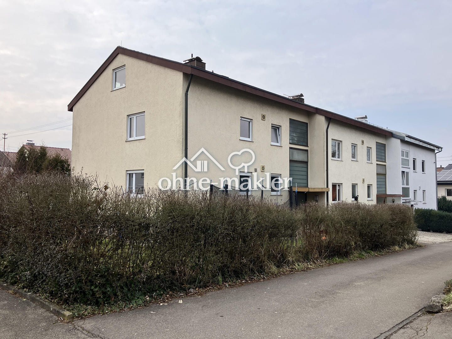 Immobilie in Backnang - Mehrfamilien Reihenhaus (3 Wohnungen) - Bild 1