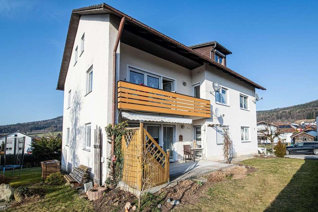 Immobilie in Waldmünchen - Interessantes Mehrfamilienhaus als Kapitalanlage oder Mehrgenerationenwohnen - Bild 3