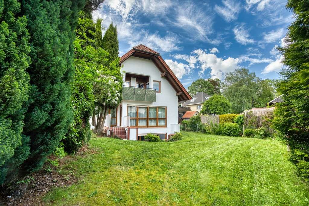 Immobilie in Lauenförde - Großzügiges Architektenhaus mit Schwimmbad & Sauna als Familiendomizil im idyllischen Weserbergland - Bild 2