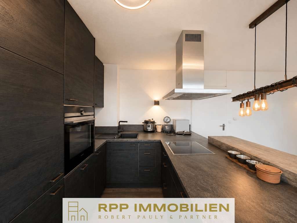 Immobilie in Unterschleißheim - Bezugsfrei & renoviert: Attraktive 3-Zi.-Wohnung mit zweiseitigem Balkon und Aufzug - Bild 3