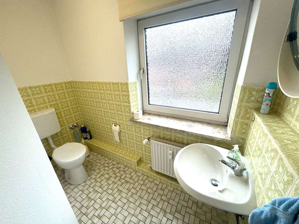 Immobilie in Oldenburg in Holstein - Wohnung mit 2 Stellplätzen zum Renovieren - Bild 4
