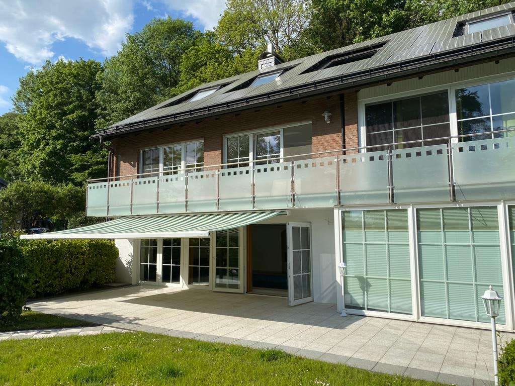 Immobilie in Steinhagen - Leben, wo andere Urlaub machen: Wohnhaus mit Einliegerwohnung und großem Südgarten, Traumgrundstück - Bild 1