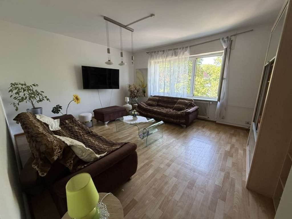 Immobilie in Ettlingen - Schöne 2 Zimmerwohnung mit Balkon und Blick ins Grüne - Bild 3