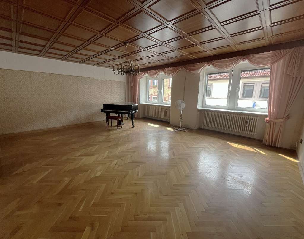 Immobilie in Reilingen - 4-Zimmer-Wohnung mit Geschichte, wohnen in ehemaliger Synagoge in Reilingen - Bild 1