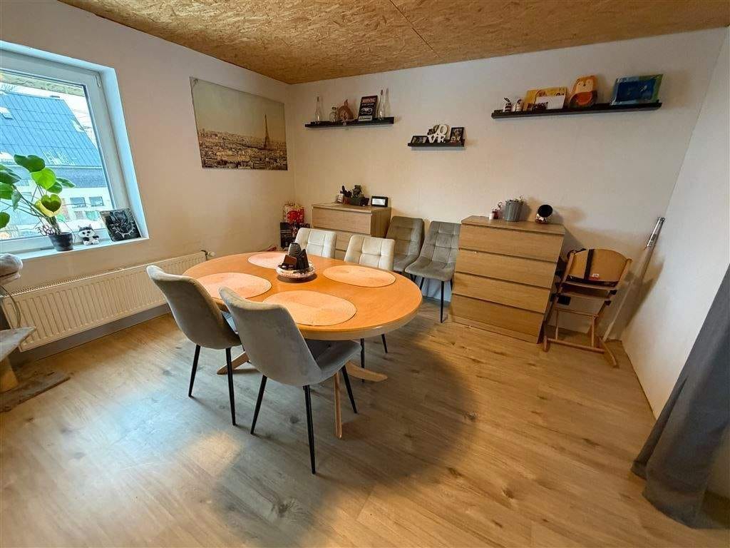 Immobilie in Rennerod - Nähe Rennerod! Wohnhaus, DHH, von innen viel modernisiert, ideal für Handwerker! - Bild 3