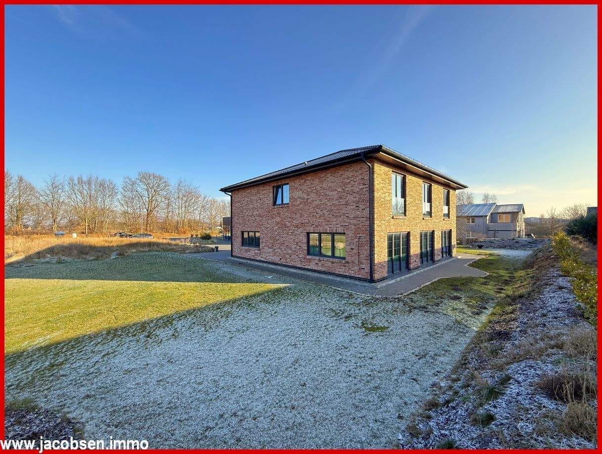 Immobilie in Busdorf - Neuwertiges Wohnhaus mit Halle und Büroteil Arbeiten & Wohnen im modernen Stil - Bild 4