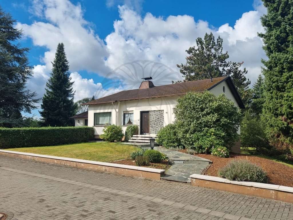 Immobilie in Dornburg - Dornburg: Wohnen im Park-Bungalow mit 2 Garagen in Ortsrandlage - Bild 1
