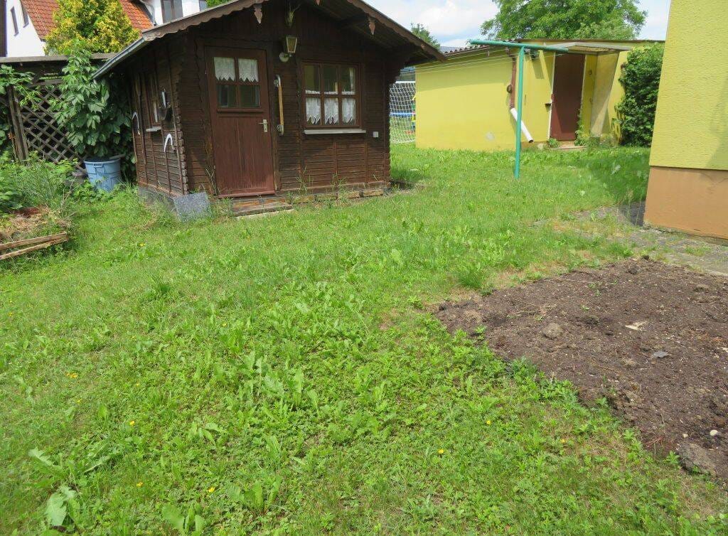 Immobilie in Buttenheim - BUTTENHEIM: FREISTEHENDES HAUS MIT GARAGE ZUM KOMPLETT-RENOVIEREN  AUF 671m2 FÜR 309.000,-EURO - Bild 2