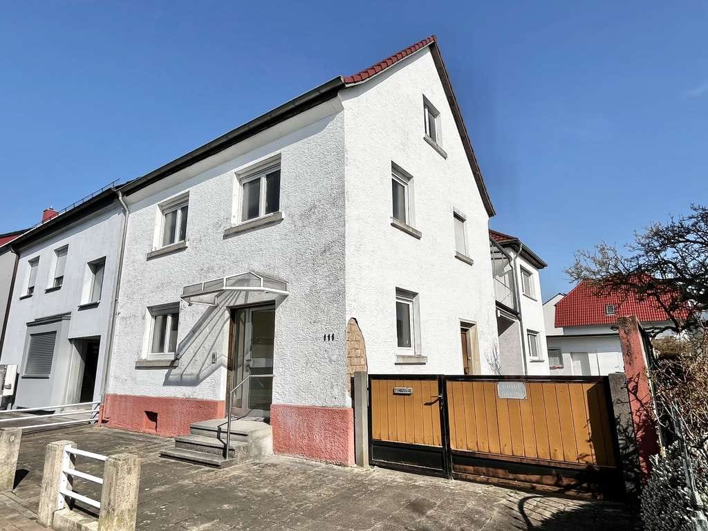 Immobilie in Eggenstein-Leopoldshafen - Zweifamilienhaus in zentraler Lage von Eggenstein * sofort bezugsfrei - Bild 1