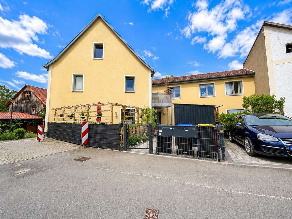 Immobilie in Weimar - Modernisiertes Mehrfamilienhaus in Niedergrunstedt - Bild 1