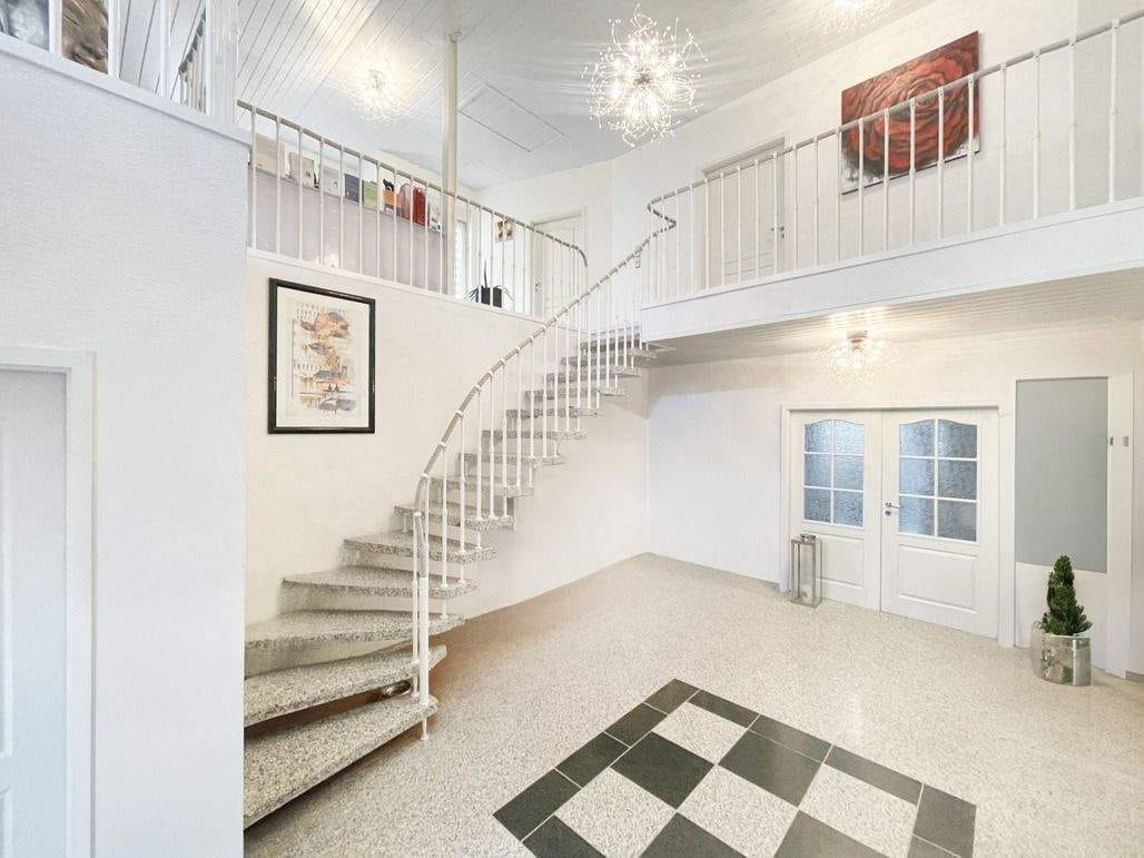 Immobilie in Friolzheim - Imposantes Wohnhaus mit Einliegerwohnung und separatem Gästebereich - Bild 4