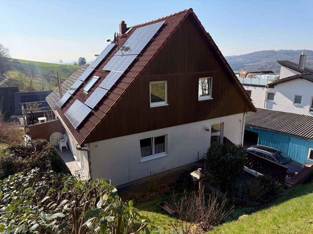 Immobilie in Sölden - Schönes 1997 angebautes Einfamilienhaus mit großen Terrassen und Hanggarten - Bild 1