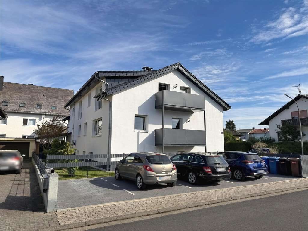 Immobilie in Hasselroth - Modernisiertes 5-Parteienhaus mit Neubau-Doppelhaushälfte in ruhiger Lage - Bild 1