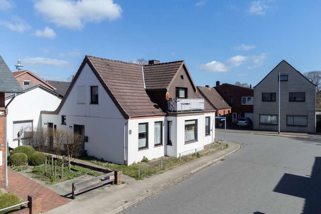 Immobilie in Heide - Großes Haus für Macher: Mehrgenerationen & Potenzial - Bild 0