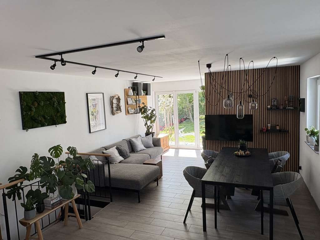 Immobilie in Röhrmoos - Helle Gartenwohnung mit 5,5 Zimmern und viel Platz für die Familie in Röhrmoos (provisionsfrei) - Bild 1