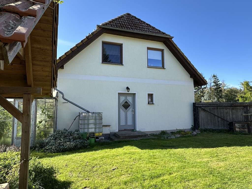 Immobilie in Blesewitz - Gutshaus mit 10.000 m² Land in idyllischer Lage bei Anklam - Bild 3