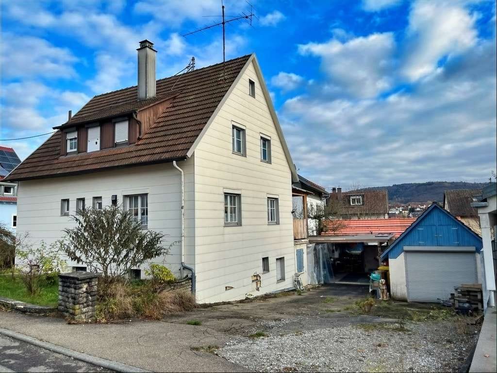Immobilie in Oppenweiler - Einfamilienhaus mit vielen Gestaltungsmöglichkeiten im Herzen von Oppenweiler - Bild 0