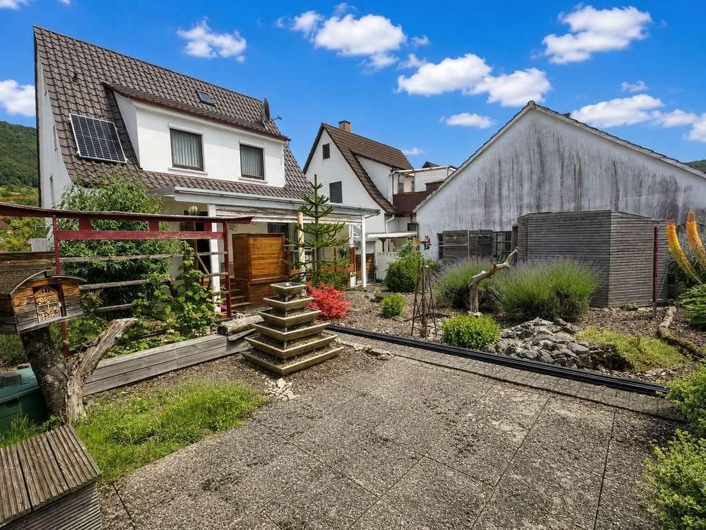 Immobilie in Lenningen - Wohlfühlhaus – Individuell & Einzigartig - Bild 2