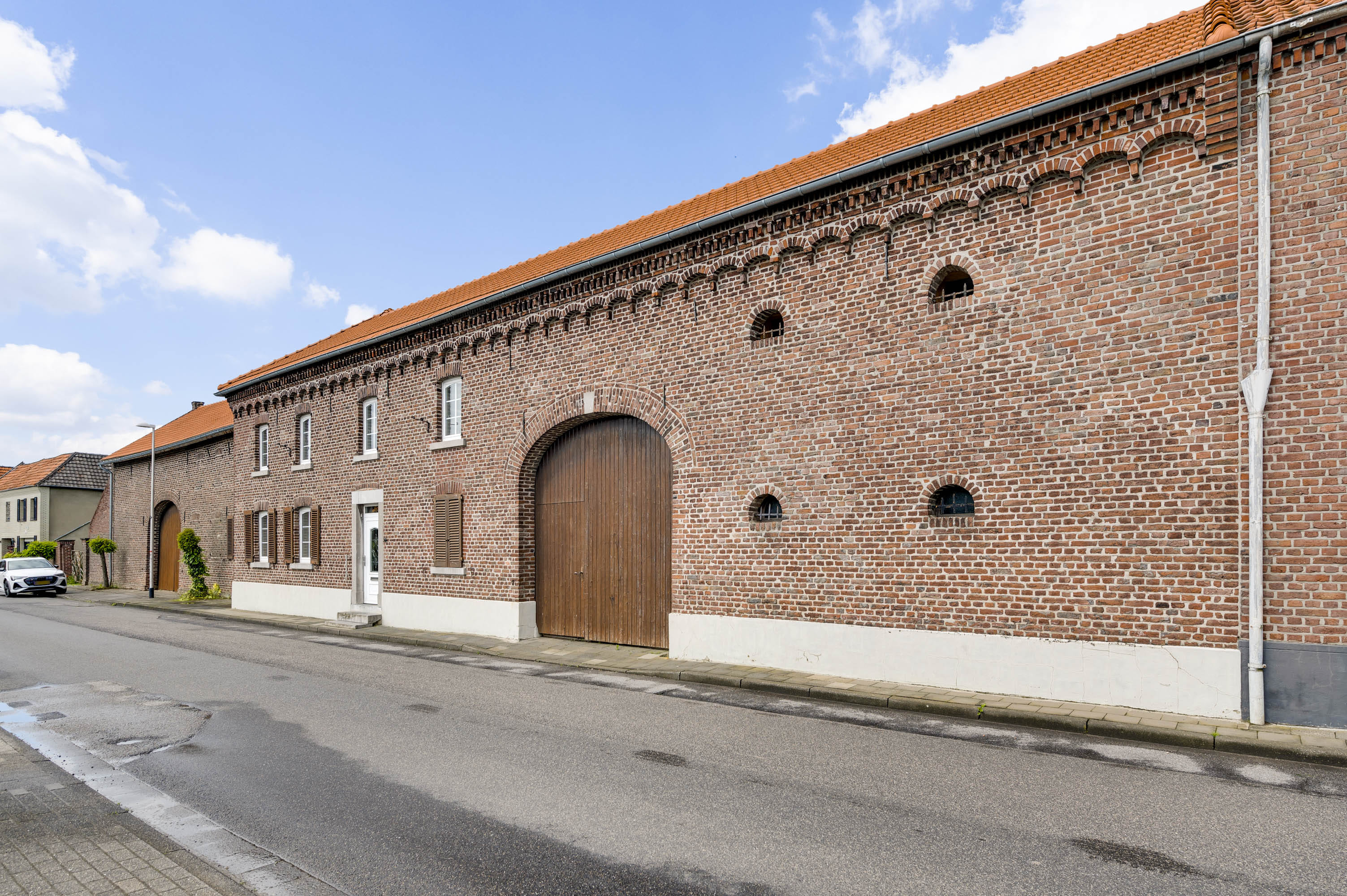 Immobilie in Gangelt - Pferde oder Kleinvieh zu Hause und wohnen in einem Vierkanthof?.....hier ist es möglich! - Bild 2