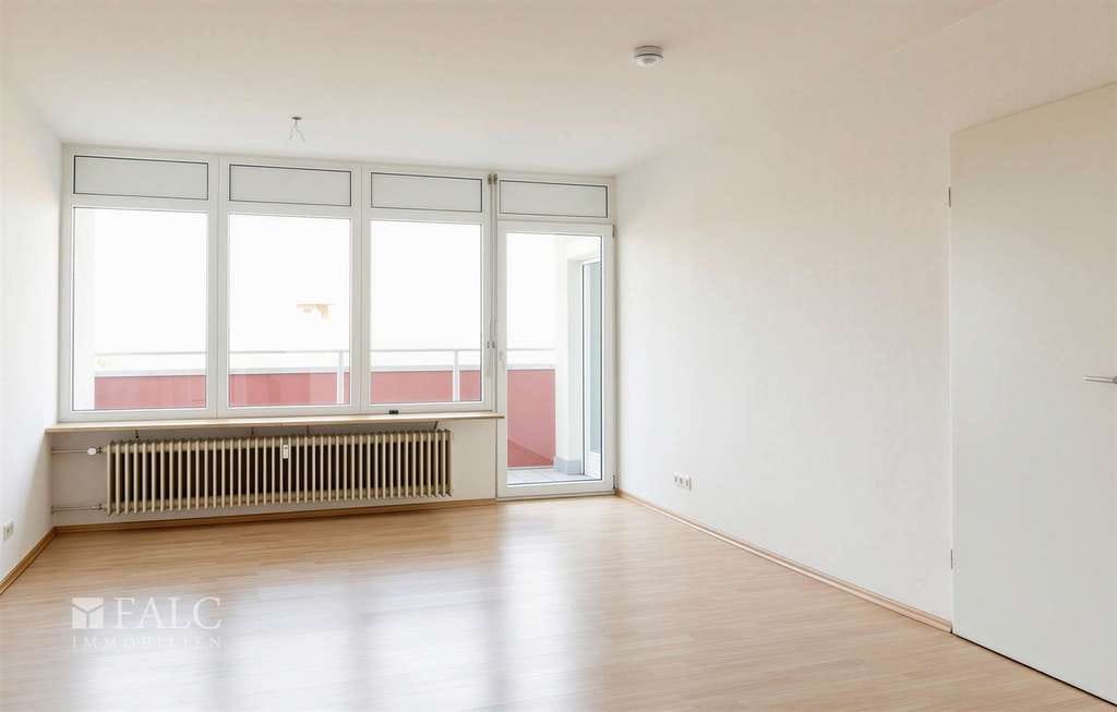 Immobilie in Aldingen - Sofort bezugsfreie 2-Zimmer-Wohnung mit Balkon und Aufzug in Aldingen - Bild 2