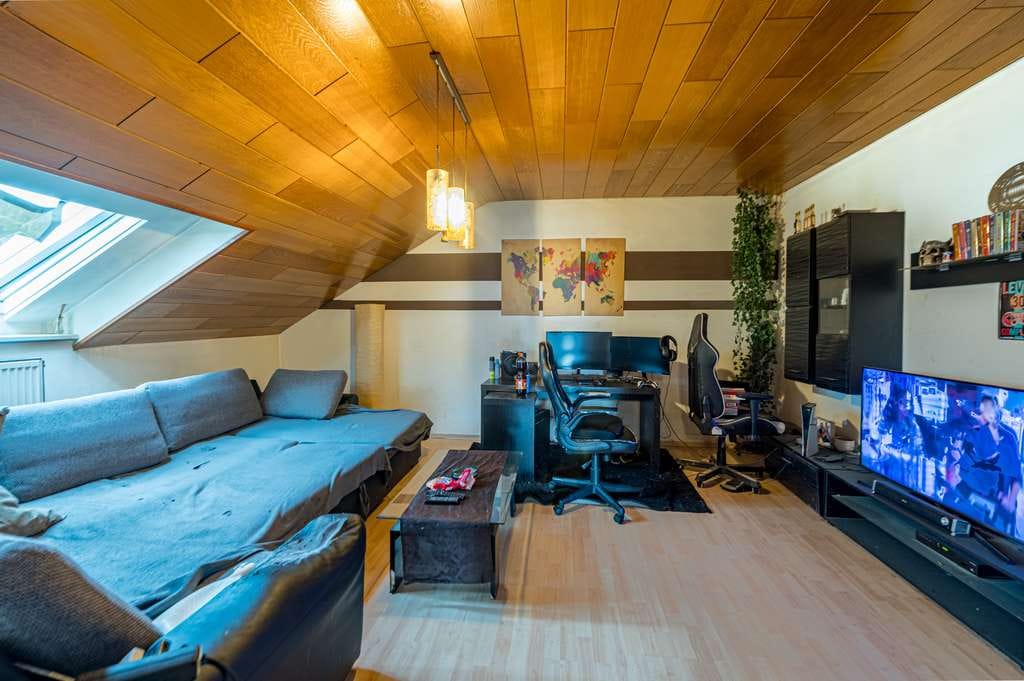 Immobilie in Straubing - Charmante Dachgeschosswohnung in Straubing - Ihr neues Zuhause oder Investment - Bild 2