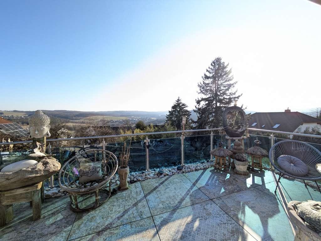 Immobilie in Molzhain - Exklusives Wohnerlebnis: Traumhaftes Einfamilienhaus mit zwei Einliegerwohnungen, Weitblick & Baupot - Bild 4