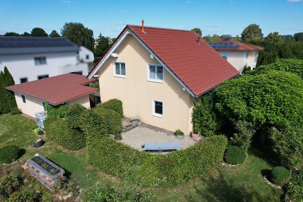 Immobilie in Borgentreich - Niedrigenergie-Holzhaus mit Weitblick, Südgarten & Garage in Borgentreich-Natzungen - Bild 2