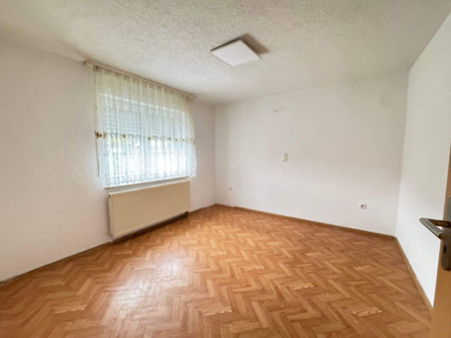 Immobilie in Deilingen - Helle 4-Zimmer-Wohnung mit Terrasse und Stellplatz in ruhiger Lage von Deilingen - Bild 1