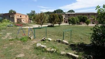 Immobilie in Osternienburger Land - Gebäudekomplex v. ehem. Gutshof m. saniertem MFH auf 7.329 m² Dreifrontengrundstück - Bild 4
