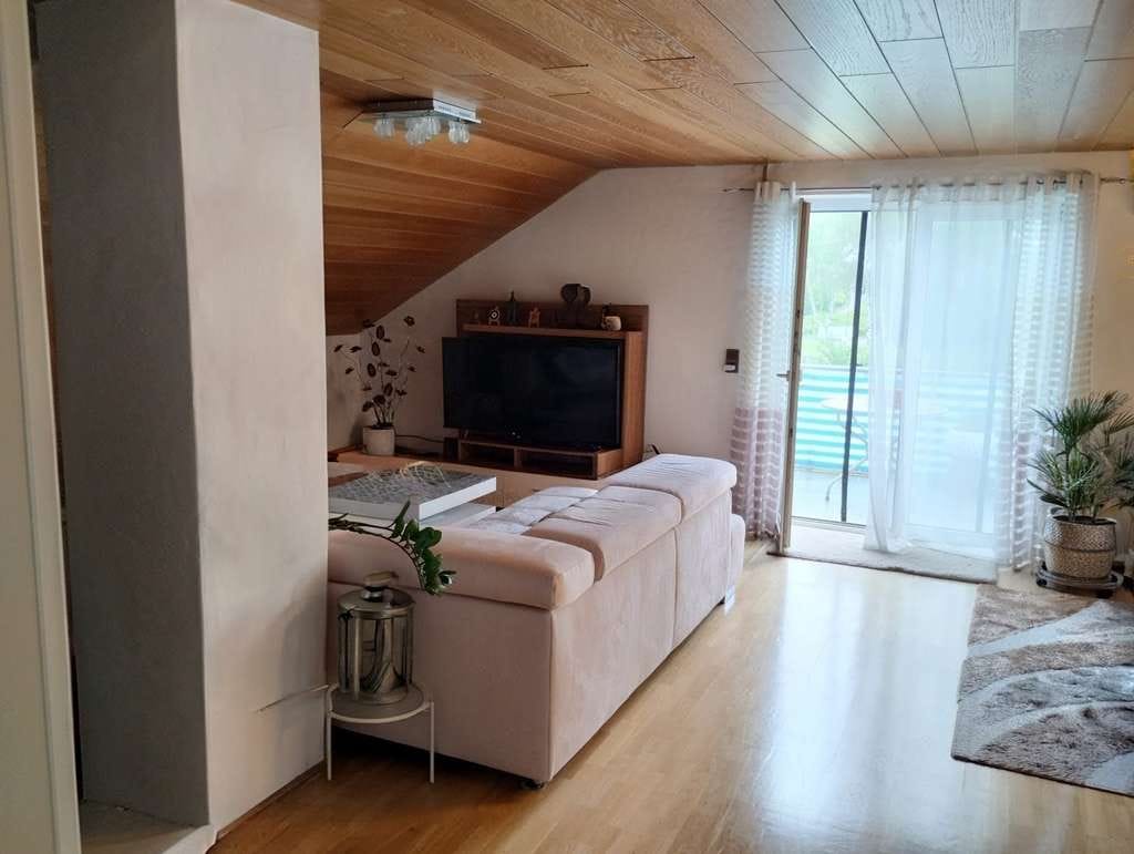 Immobilie in Mühlhausen-Ehingen - 2,5-Zimmer-Dachgeschosswohnung in Mühlhausen-Ehingen - Bild 2