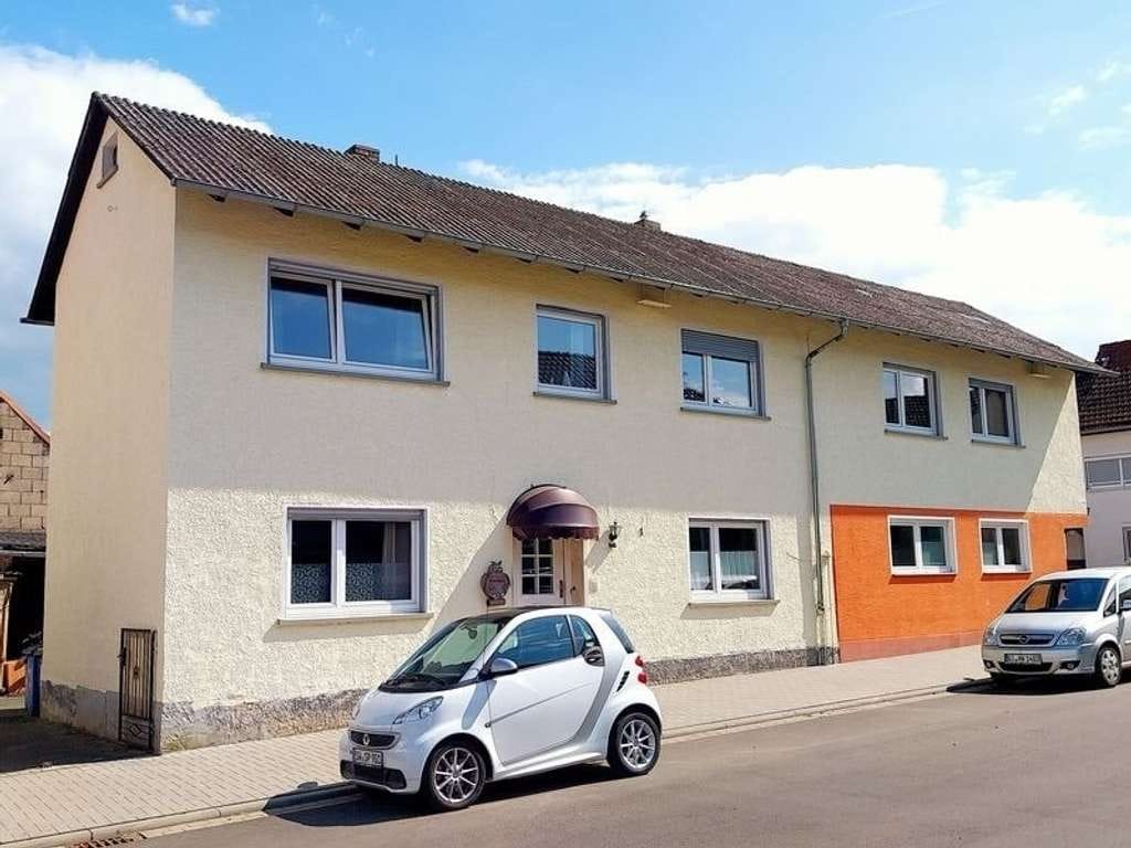 Immobilie in Hungen - Großes Einfamilienhaus mit Gewerberaum in Hungen-Villingen - Bild 1