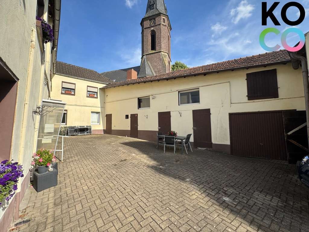 Immobilie in Niederkrüchten - Authentische Hofanlage mit fünf Wohneinheiten, Innenhof und außergewöhnlichem Entwicklungspotenzial - Bild 3