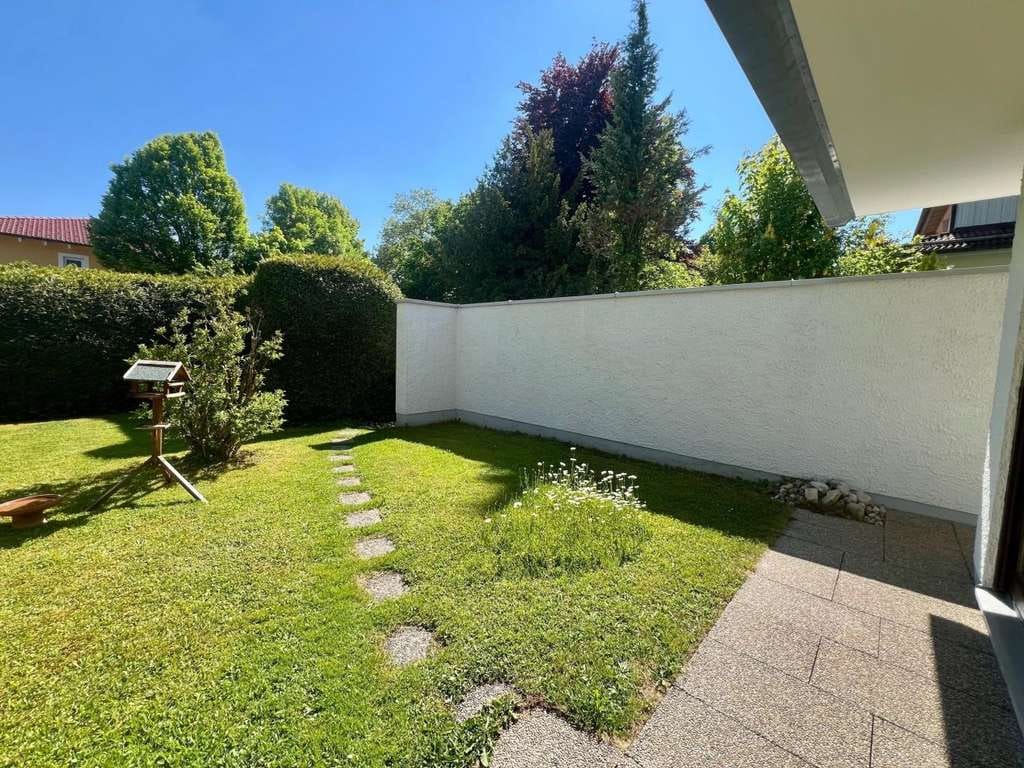 Immobilie in Schäftlarn - Provisionsfrei, große sonnige 4,5-Zimmer Eck-Erdgeschosswohnung mit Garten in Ebenhausen/Schäftlarn - Bild 1