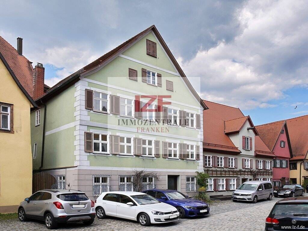 Immobilie in Dinkelsbühl - Historisches, aufgeteiltes Wohn- und Geschäftshaus mit Potenzial in Bestlage von Dinkelsbühl - Bild 1