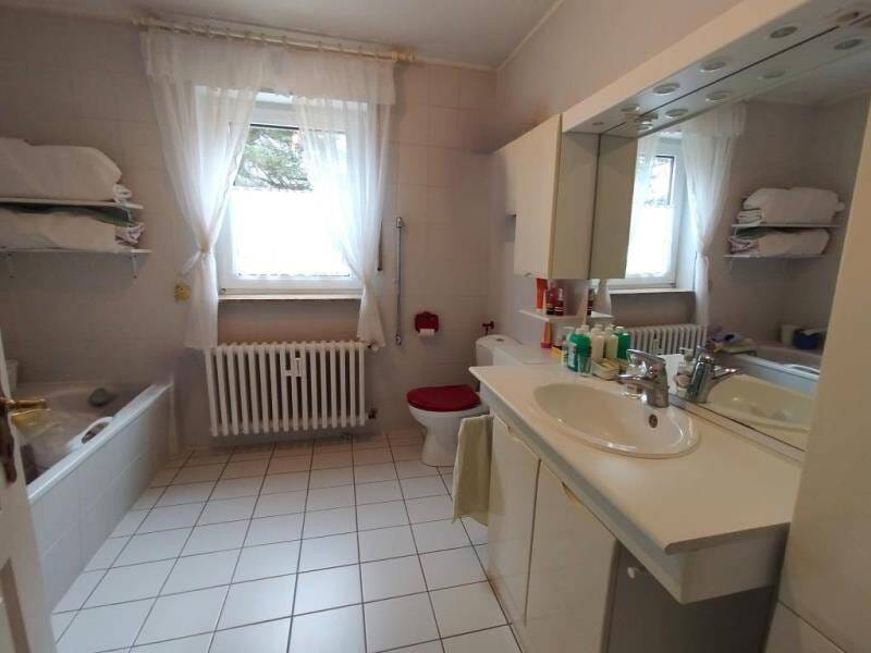 Immobilie in Melsungen - ++Eigennutzung oder Vermietung++ Vielseitiges Zweifamilienwohnhaus mit Gewerbeeinheit   am Schlosspark von Melsungen - Bild 4