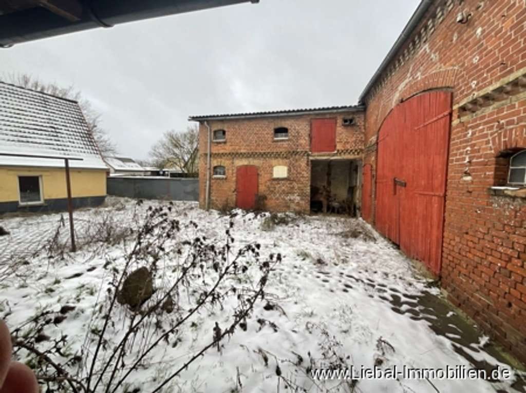 Immobilie in Prenzlau - Viele Möglichkeiten, großes Grundstück, wenige Minuten zum Wasser ! - Bild 3
