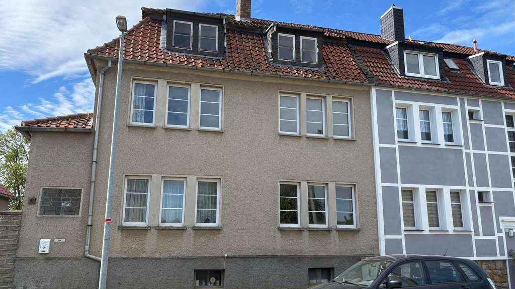 Immobilie in Halberstadt - Doppelhaushälfte mit Ausbaupotenzial - Bild 0