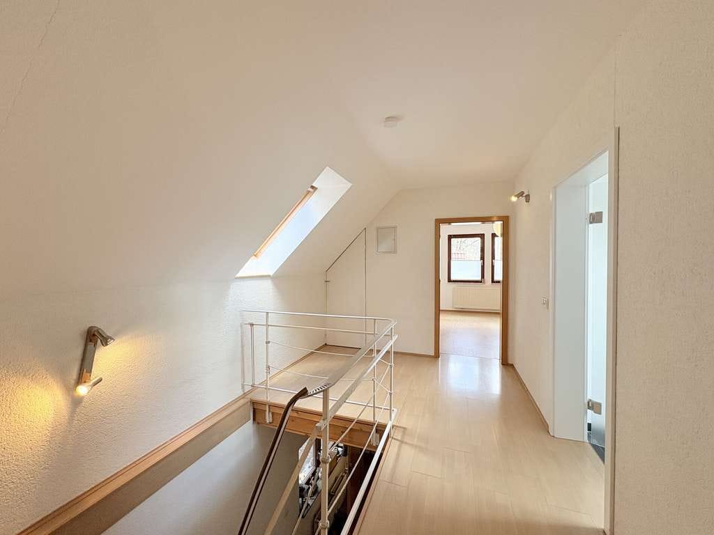 Immobilie in Rauschenberg - Viel Platz für die ganze Familie – Einfamilienhaus mit Garten und Garage - Bild 3